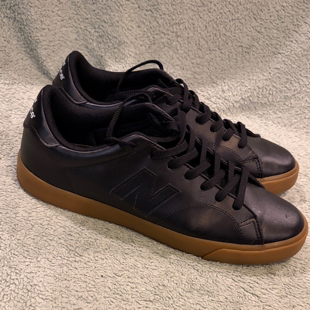 New Balance Men's Faux Leather Black and Brown Sneakers sz 13